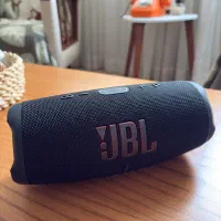 غول اسپیکر همراه جی بی ال شارژ ۵ jbl charge 5