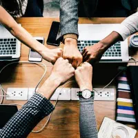 همکاری در فروش لباس زنانه پورسانتی