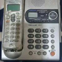 تلفن رومیزی درحد آک شخصی