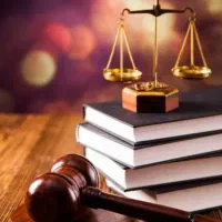 وکیل پایه یک دادگستری