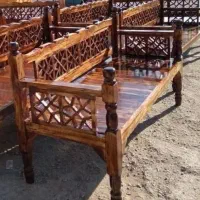 تخت بچه سنتی کد۰۰۸۷۳ چوباروسا عسلی تاج زیر کیقباد