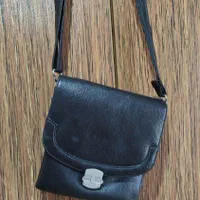 کوله دخترونه وکیف|کیف، کفش، کمربند|رشت, معلم|دیوار