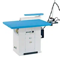 اتوکار خانم در تولیدی پوشاک