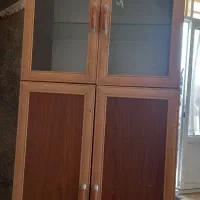 کمد کباس و کتاب چوبی