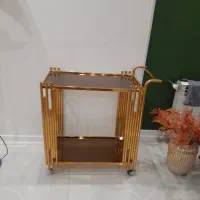 میز چرخ دار کنار سالنی