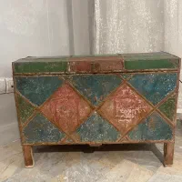 صندوق و کمد قدیمی