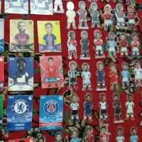 تعدادی کیمدی و فیگور معاوضه با فندک ساده و طرح دار|اسباببازی|الیگودرز, |دیوار