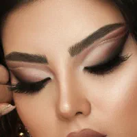 آموزش میکاپ و شینیون و رنگ‌ و لایت|خدمات آرایشگری و زیبایی|اصفهان, ملک‌شهر|دیوار