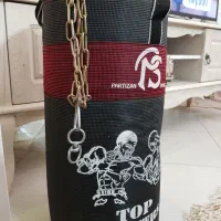 کیسه بوکس و دستکش بوکس
