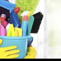 کارگر منزل و راه پله و آسانسور و پارکینگ