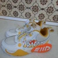 کفش سایز ۲۹ دخترونه و پسرونه|کفش و لباس بچه|زارچ, |دیوار