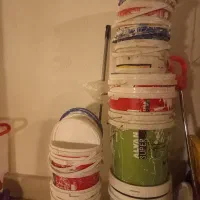 سطل رنگ .سطل خالی