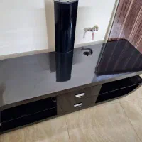 میز تلویزیون شیشه ای