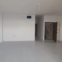 آپارتمان/طبقه دوم /در /نبوی منش