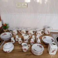 ظرف گل سرخی