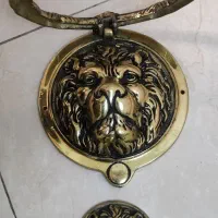 مجسمه برنجی درب حیاطی ورودی