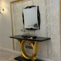 کنسول و ایینه مشکی و طلایی