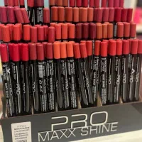 انواع وسایل ارایش به علت جمع آوری مغازه در کمیجان