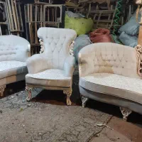 یکدس مبلمان سلطنتی نواکبند