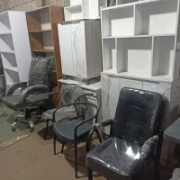 کمد لباسی موجود هست