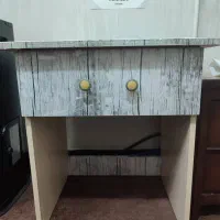 میز تحریر در حد نو