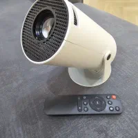 ویدئو پروژکتور اندروید HY300