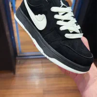 فروشنده و انبار دار