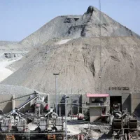 استخدام دو اشپز اقا در معدن شن وماسه در امل