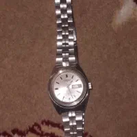 دو عدد ساعت قدیمی یکی سیکو 5