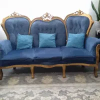 مبل سلطنتی همراه با جلومبلی