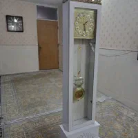 ساعت کم کارکرده و تمیز پایه و تاج برنز