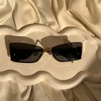 تعدادی عینک زنانه نو به قیمت خرید