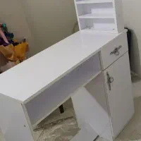 میز ناخن با استند کاملا سالم
