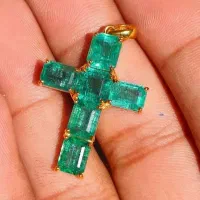 مدال زمرد صلیب