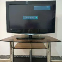 تلویزیون سامسونگ همراه با میز
