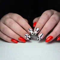 کاشت ناخن‌ ۳۵۰ تومان|خدمات آرایشگری و زیبایی|مشهد, تربیت (صدف)|دیوار