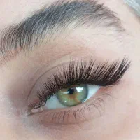 خدمات فوق تخصصی ناخن و مژه