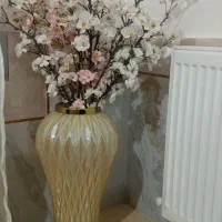 گلدان با ۳ شاخه