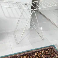 بند رخت آویز ایستاده تاشو سالم وتمیز و بزرگ|بندرخت و رختآویز|پرند, فاز ۴|دیوار