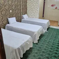 روزی سیصد هرتخت