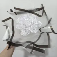 یک دسته گل روبانی