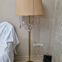 آباژور ایستاده سالم و نو|چراغ خواب و آباژور|رشت, نیکمرام|دیوار