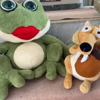 عروسک قورباغه و‌ سنجاب