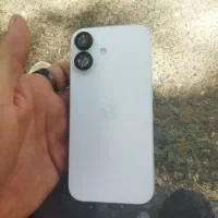 ایفون ۱۷نرمال zaa