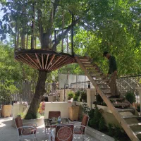 راه پله چوبی. تولید (راهپله چوبی) و آلاچیق.