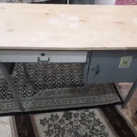 میز تحریر فلزی