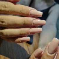 کاشت ناخن فقط ۲۰۰|خدمات آرایشگری و زیبایی|رشت, عینک|دیوار