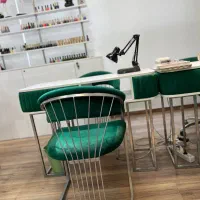 اجاره میز ناخن و صندلی بافت و کوتاهی|اجارهٔ دفتر کار، اتاق اداری، مطب|تهران, تهران پارس|دیوار