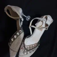 پاشنه بلند|کیف، کفش، کمربند|زهک, |دیوار