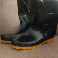 چکمه|کیف، کفش، کمربند|قم, شهر قائم|دیوار